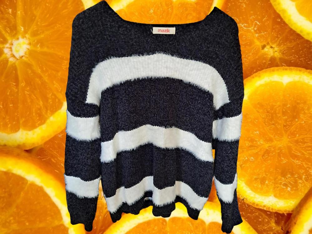 Mazik Black and White Striped Sweater Size Medium